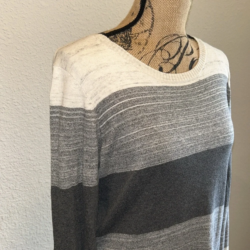 Kerch Grey Striped Sweater Sz Large - Picture 2 of 3